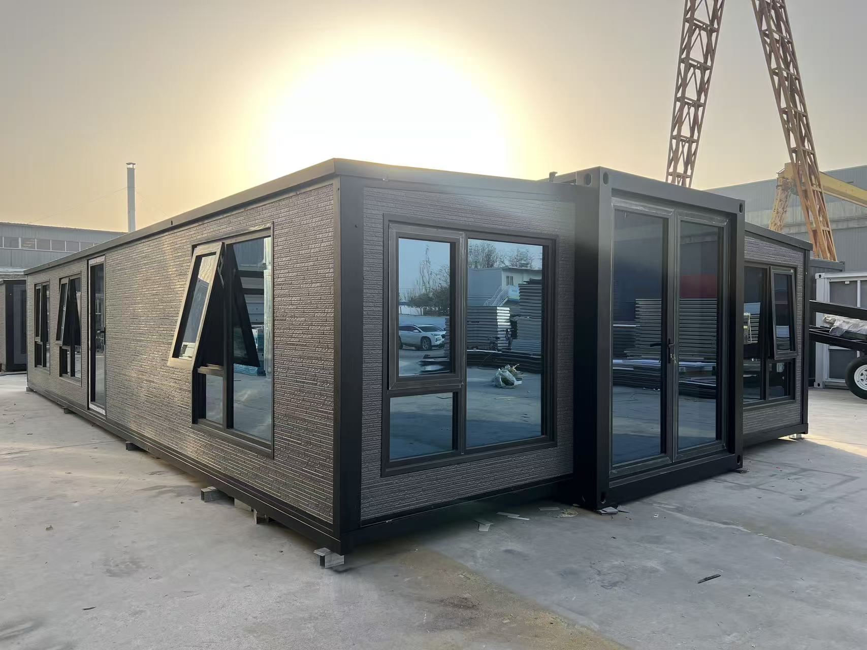 40FT Three bedrooms one bathroom one kitchen